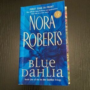 Nora Robert’s - Blue Dahlia